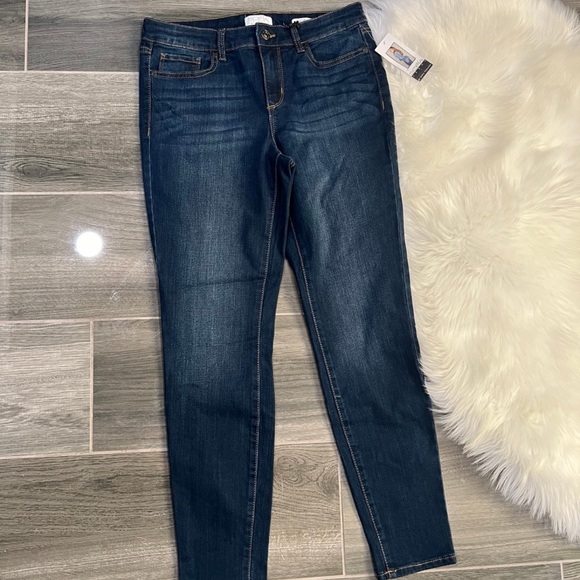 sofia by sofia vergara Denim - NWT Sofia Jeans Mid Rise Skinny Ankle